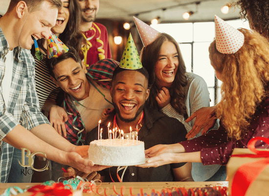 Aniversariante do Mês nas Empresas: 12 Temas Criativos com Datas Comemorativas Para Celebrar o Ano Todo